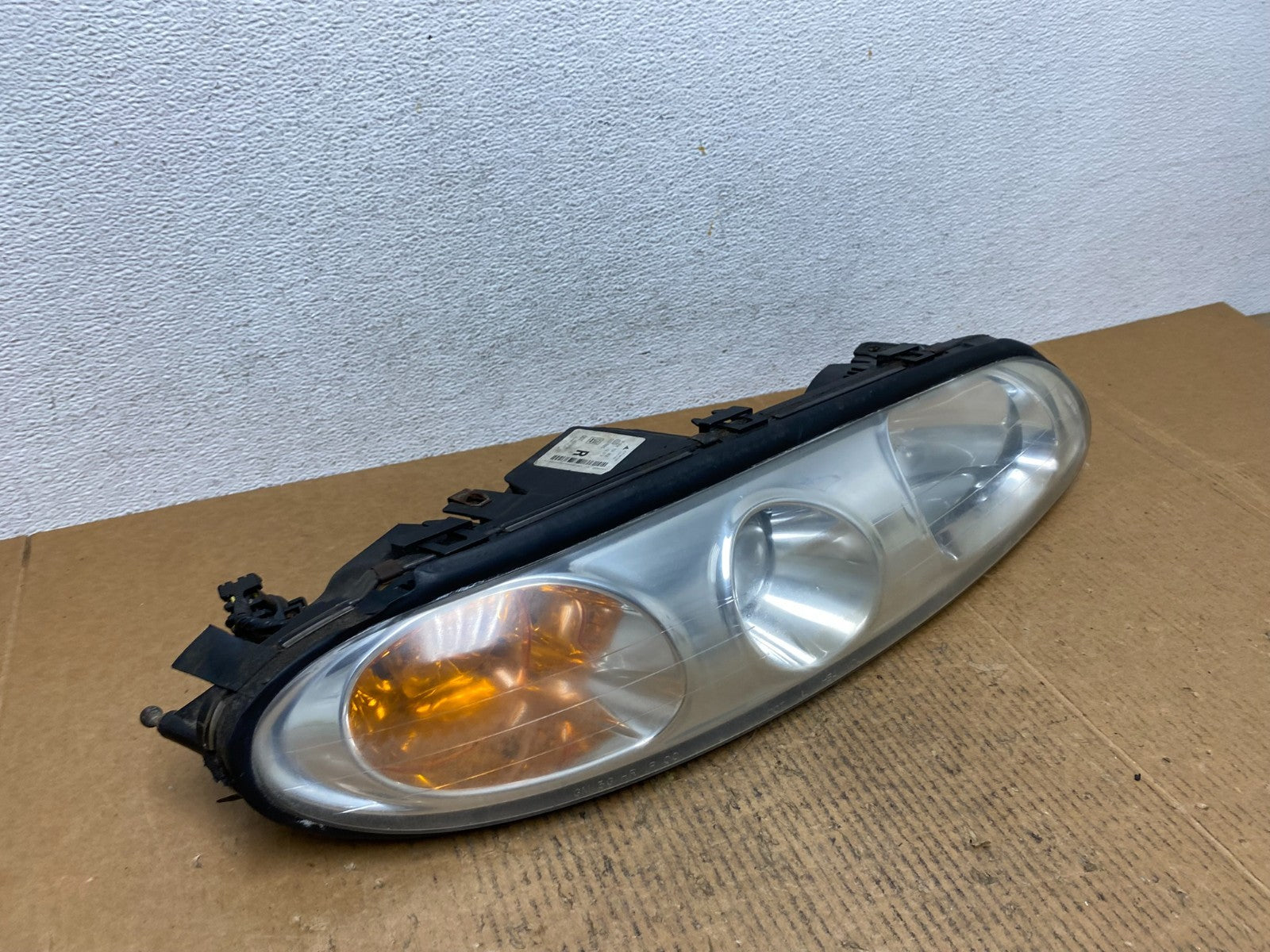 2001 to 2003 Oldsmobile Aurora Right Passenger RH Side Headlight ae1374 DG2
