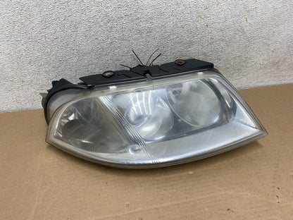 2001-2005 Volkswagen Passat Right Passenger RH Halogen Headlight AH9323 DW0