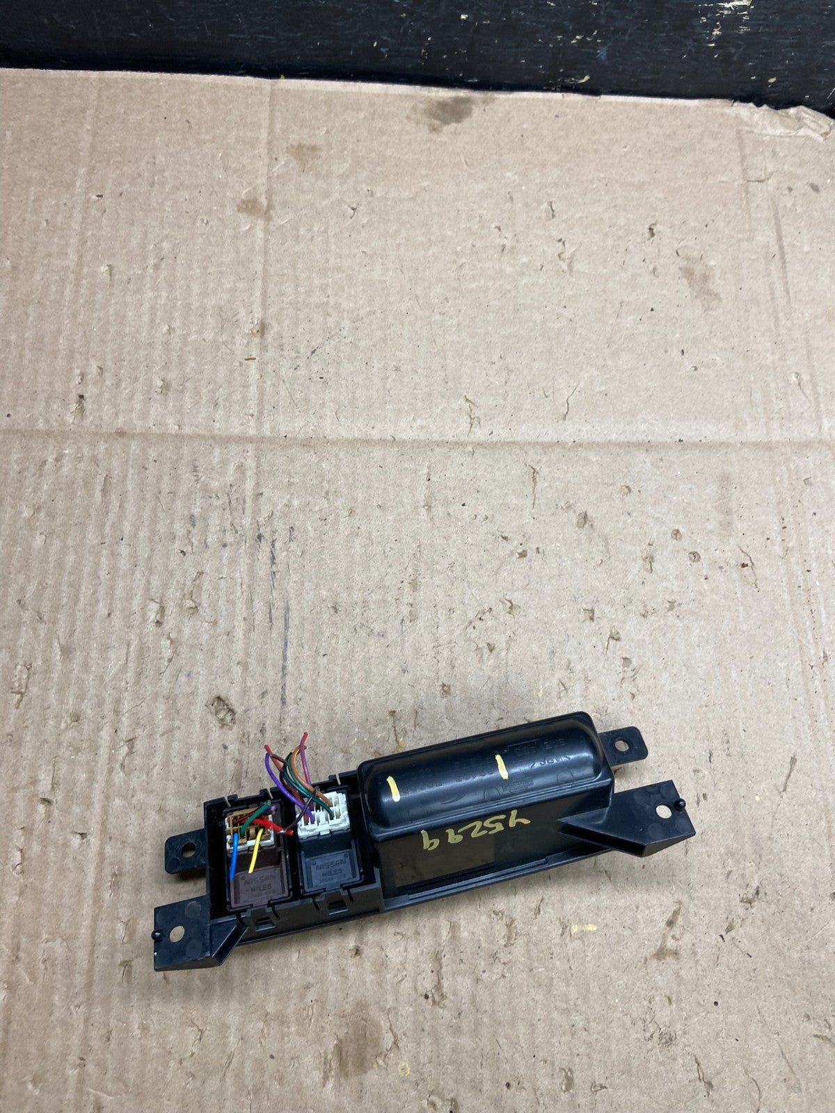 2006-2009 Infiniti M35 M45 Seat Heated Climate Switches  Y5299  DG3