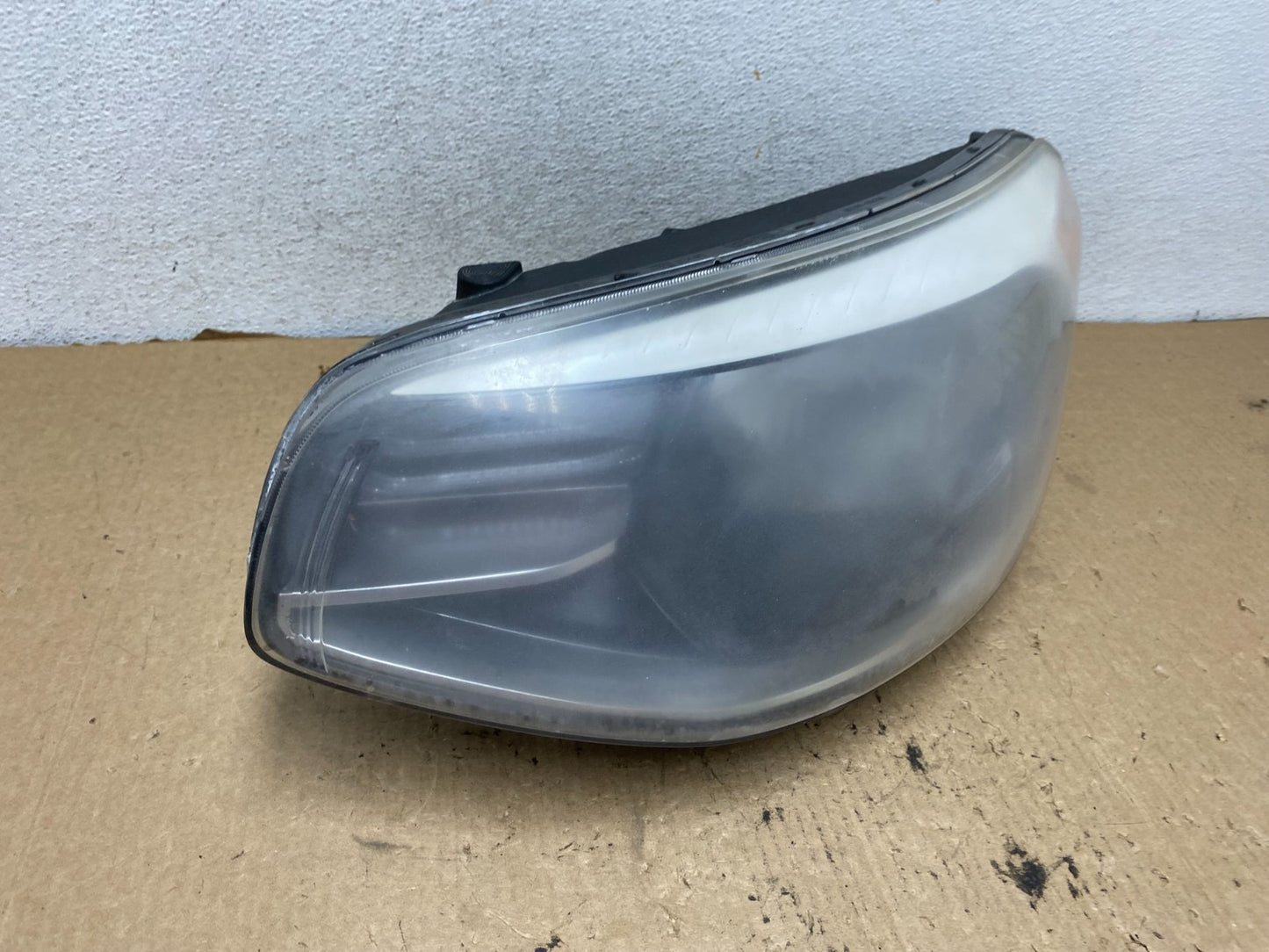 2014 - 2018 Kia Soul Left Driver LH Halogen Headlight AG2403 DW2