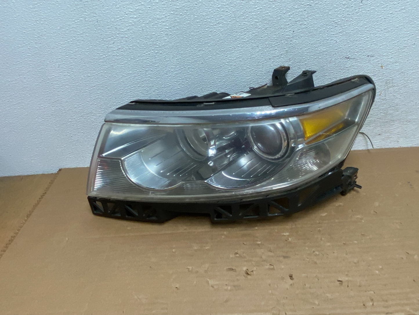 2006 to 2009 Lincoln MKZ Zephyr Left Driver Headlight Xenon AD4242 DW0