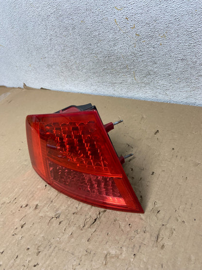 2004 to 2007 Audi A8 Sedan Left Driver LH LED Tail Light ah2778 DG2