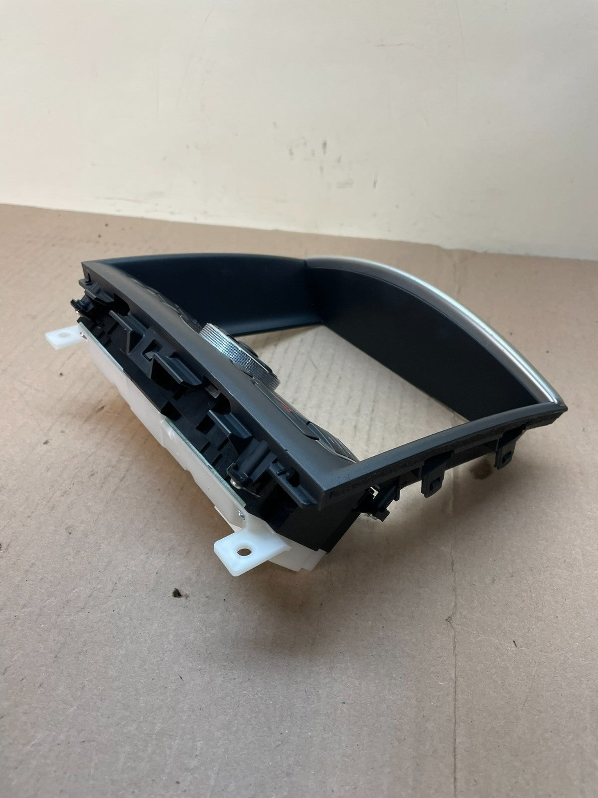 2014 to 2017 Infiniti QX50 Radio Player Climate Control Panel Bezel aj0721 DG2
