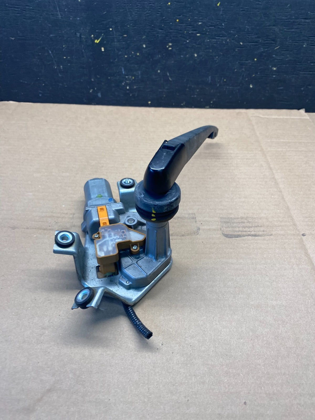 2010 to 2011 Honda Insight Rear Windshield Washer Wiper Motor q2470 DG2