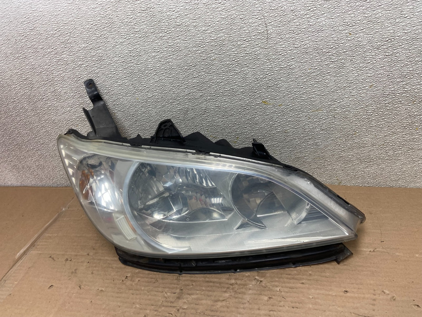 2004 2005 Honda Civic Sedan Headlight Halogen Right Passenger Rh AA9360 DW1