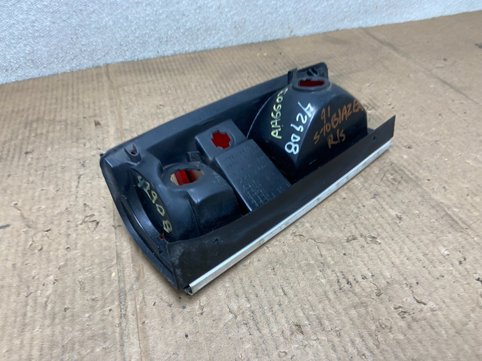 1985 to 1993 Chevrolet S10 S15 SONOMA Right Passenger Tail Light AA66035