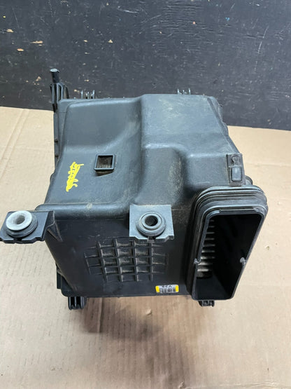 2012 to 2017 Hyundai Azera Air Intake Cleaner Box M9022 OEM DG5