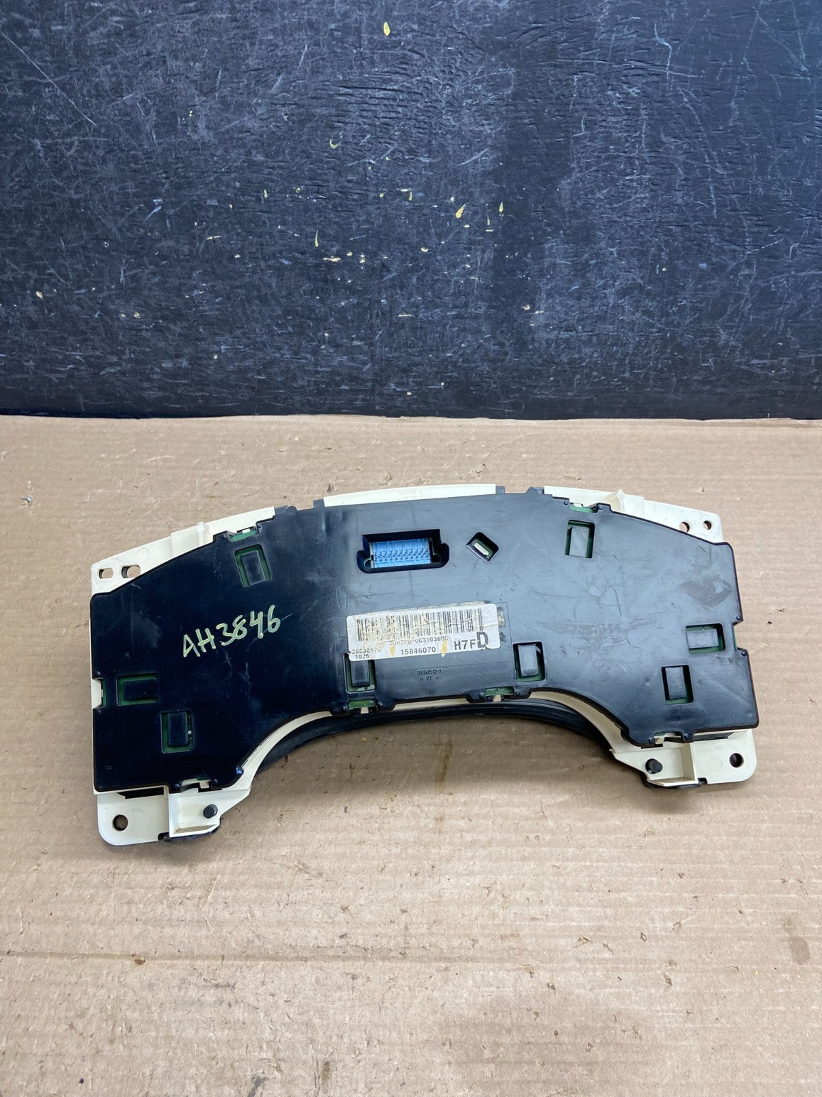 2004 to 2007 Chevrolet Express Speedometer Cluster Gauge AH3846 DG7
