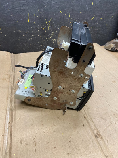 2007 - 2008 Nissan Maxima Center Dash Radio Bose AM/FM Audio Display Y2504 DG2