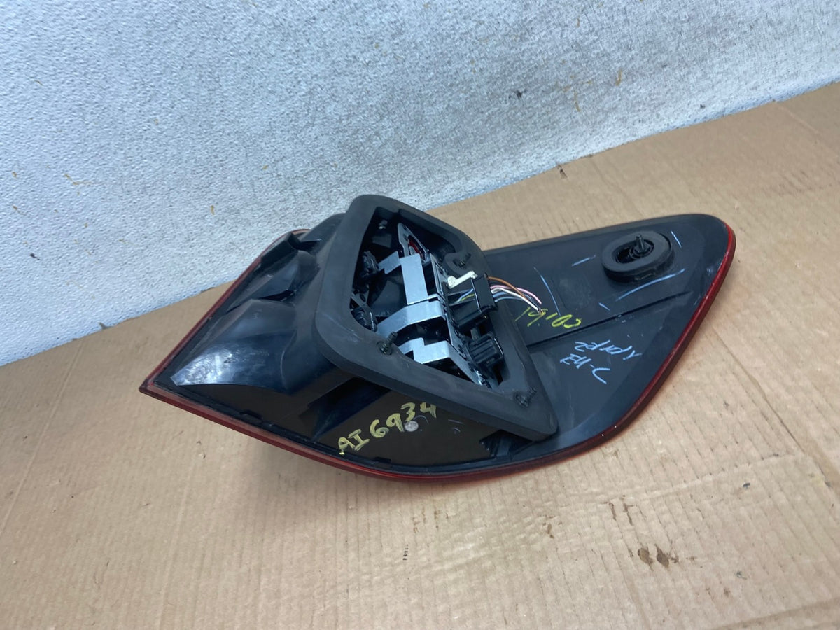 2009 to 2011 Mercedes ML350 ML-Class Left Driver Side LH Tail Light AI6934 LK5