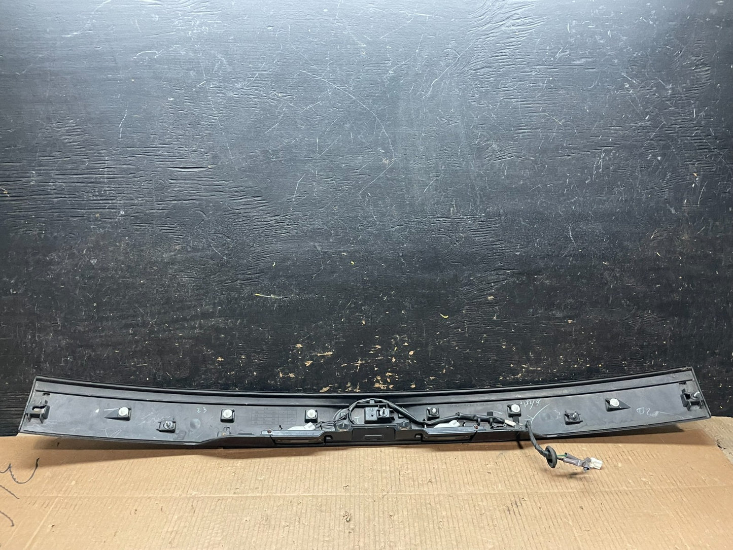 2009 - 2013 Subaru Forester  Liftgate Tailgate Trunk Trim Molding Y1953 DG4
