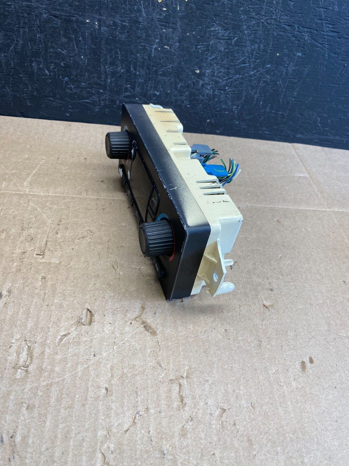 2003-2007 GMC Envoy Tahoe GMC Sierra A/C Climate Control A/C AC6432 DG2
