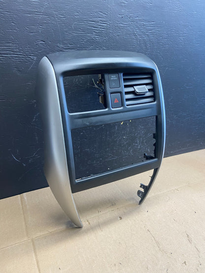2015-2019 Nissan Versa Hatchback Center Dash Radio Climate Bezel Air Vent AB93022