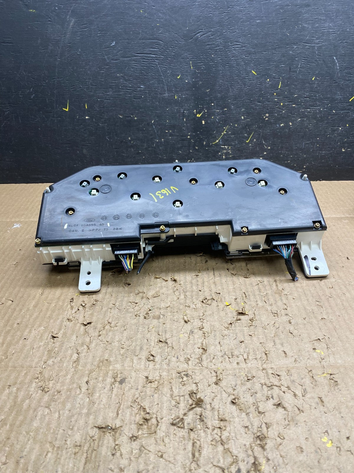 2003 to 2004 Ford Expedition Speedometer Cluster Gauge V1631 DG7