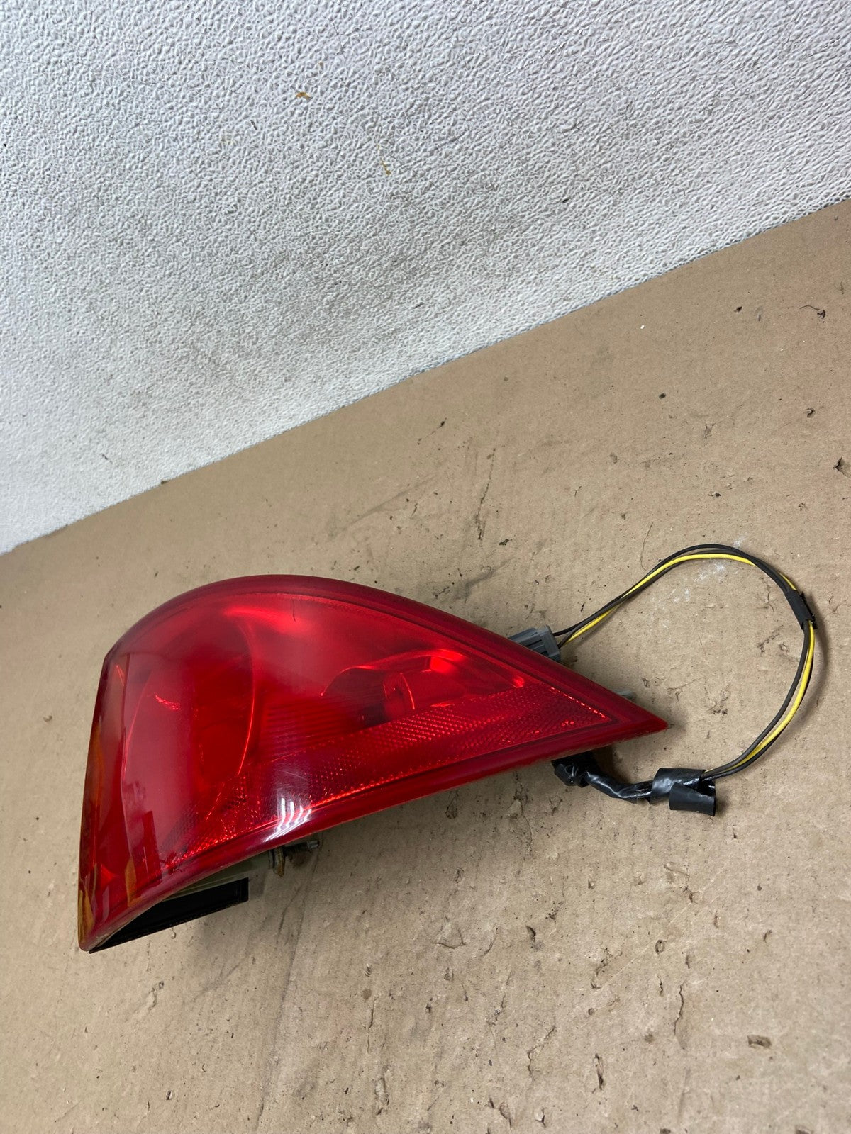 2006 to 2008 Buick Lucerne Right Passenger RH Side Tail Light AG4905 LK2