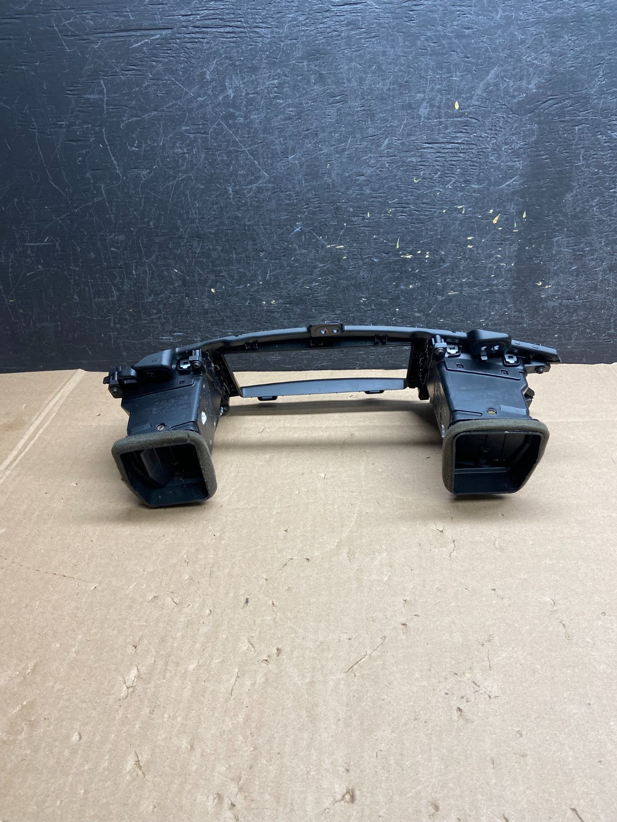 2014 2015 2016 Kia Cadenza Front Center Console Radio Bezel Air Vent ai6354 DG3
