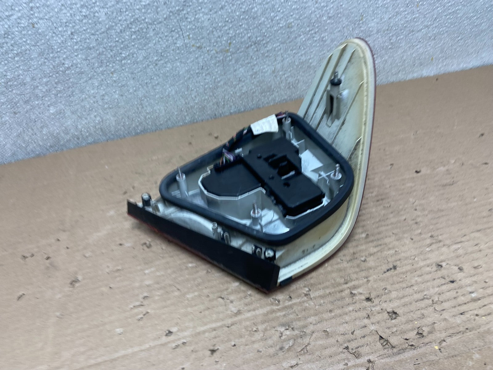 1998 to 2003 Mercedes Benz W208 CLK Right Passenger RH Side Tail Light AA9477 LK3