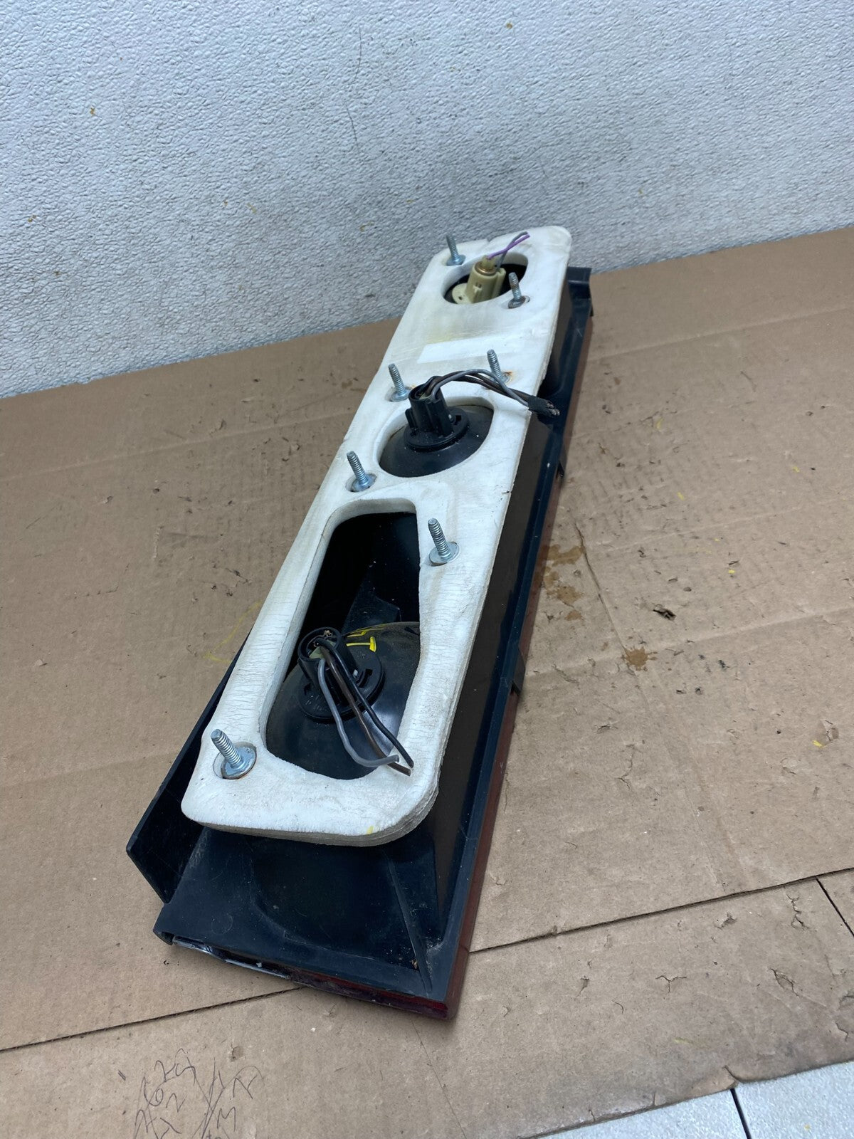 1982 to 1983 Chrysler LeBaron Right Passenger RH Tail Light i4508 DG1 Oem10