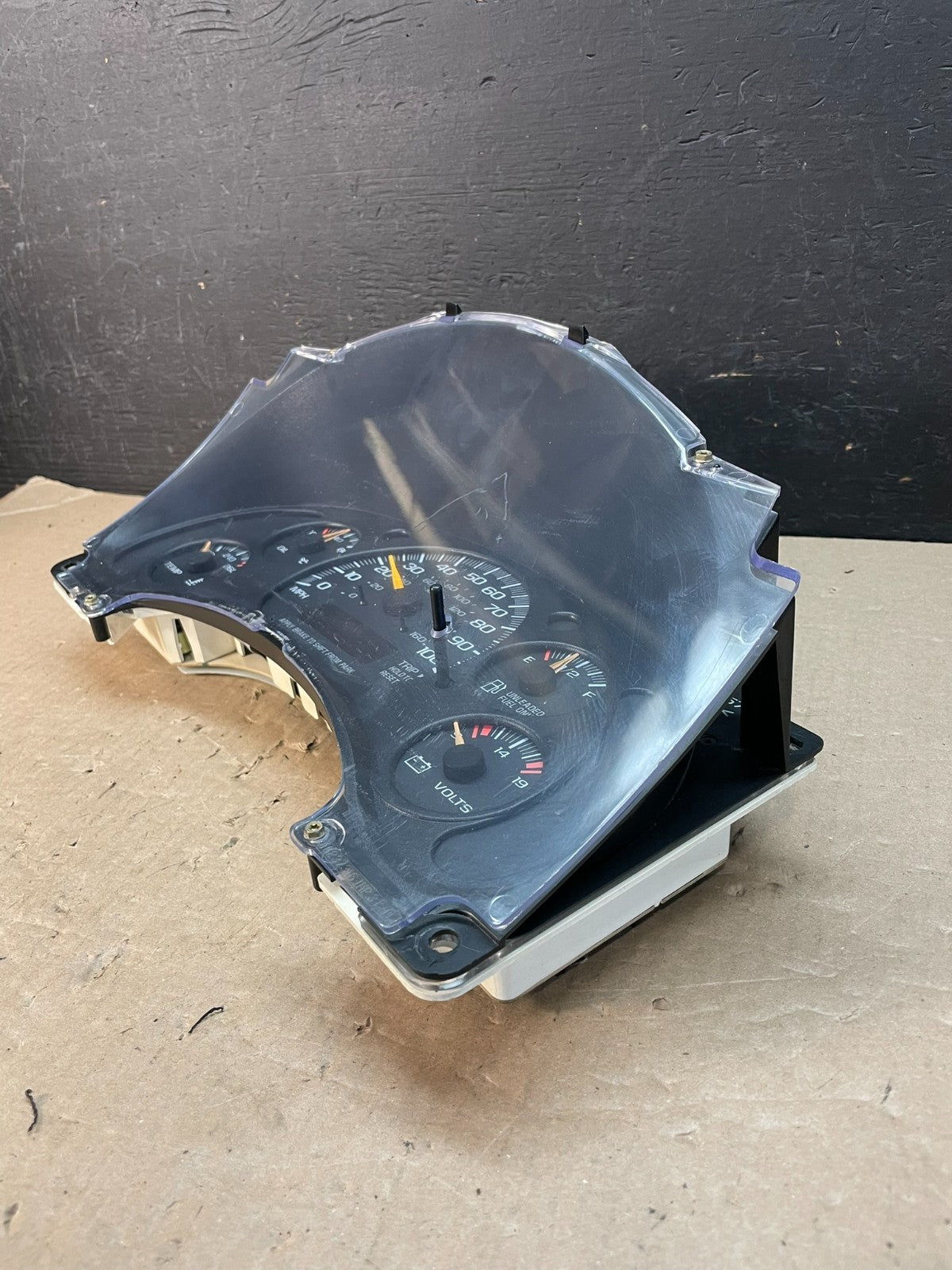 1996 to 2000 Chevrolet Express Speedometer Cluster Gauge AE3381 DG2