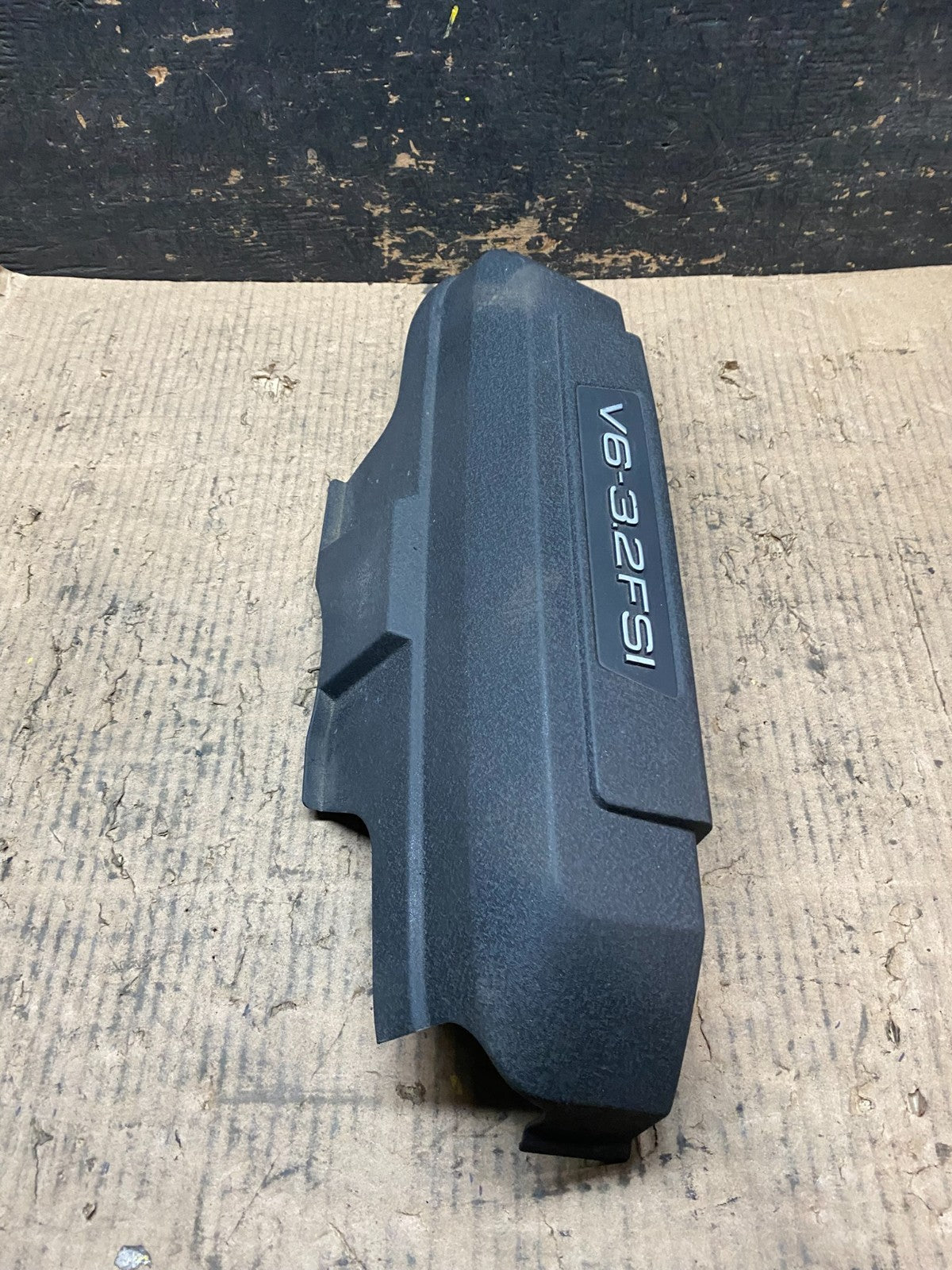 2008 to 2008 Audi A6 3.2L Engine Motor Cover u6165 DG2