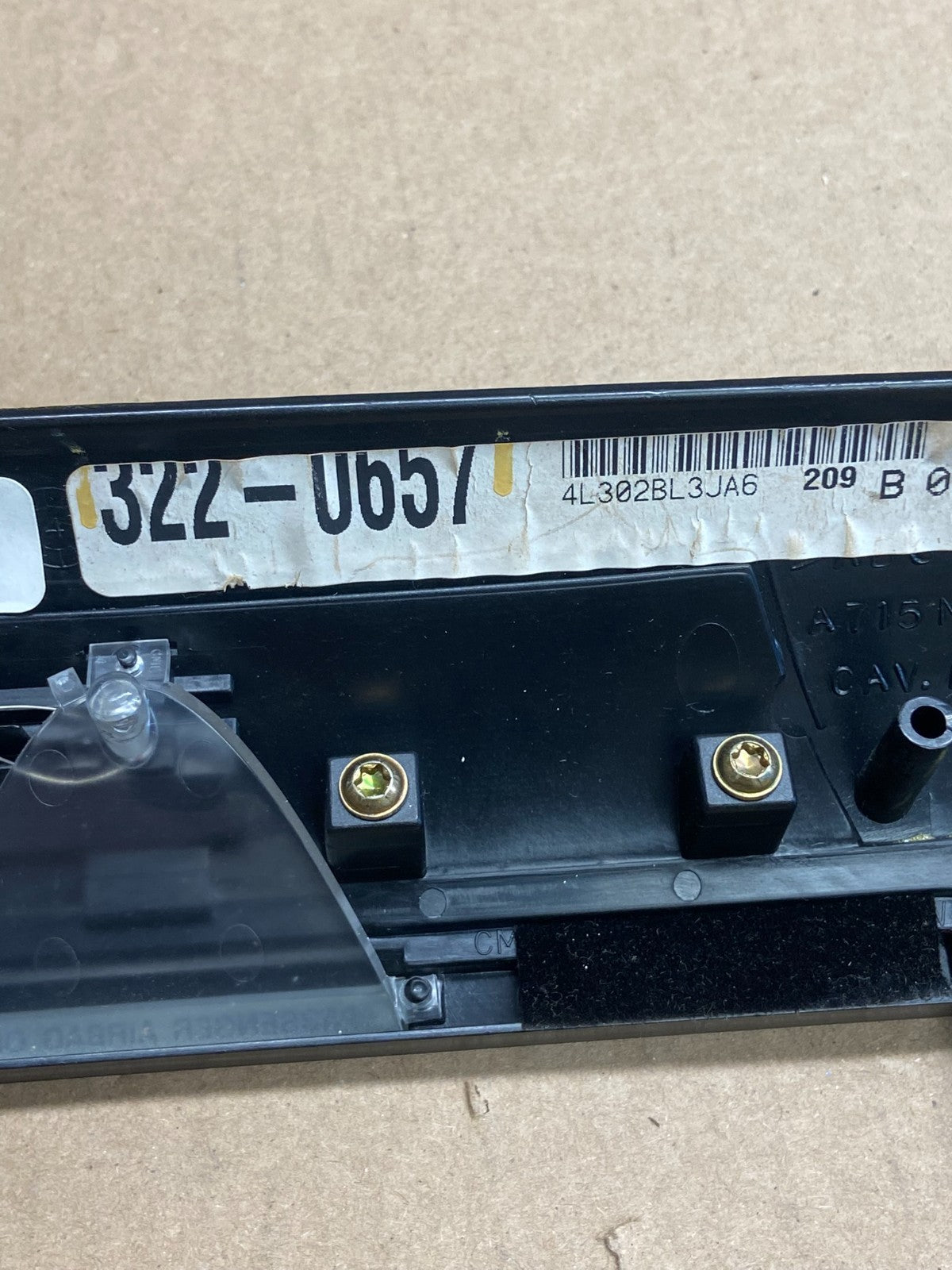 2004 to 2008 Ford F150 Radio Climate Dash Bezel Surround Black ae4358 DG5