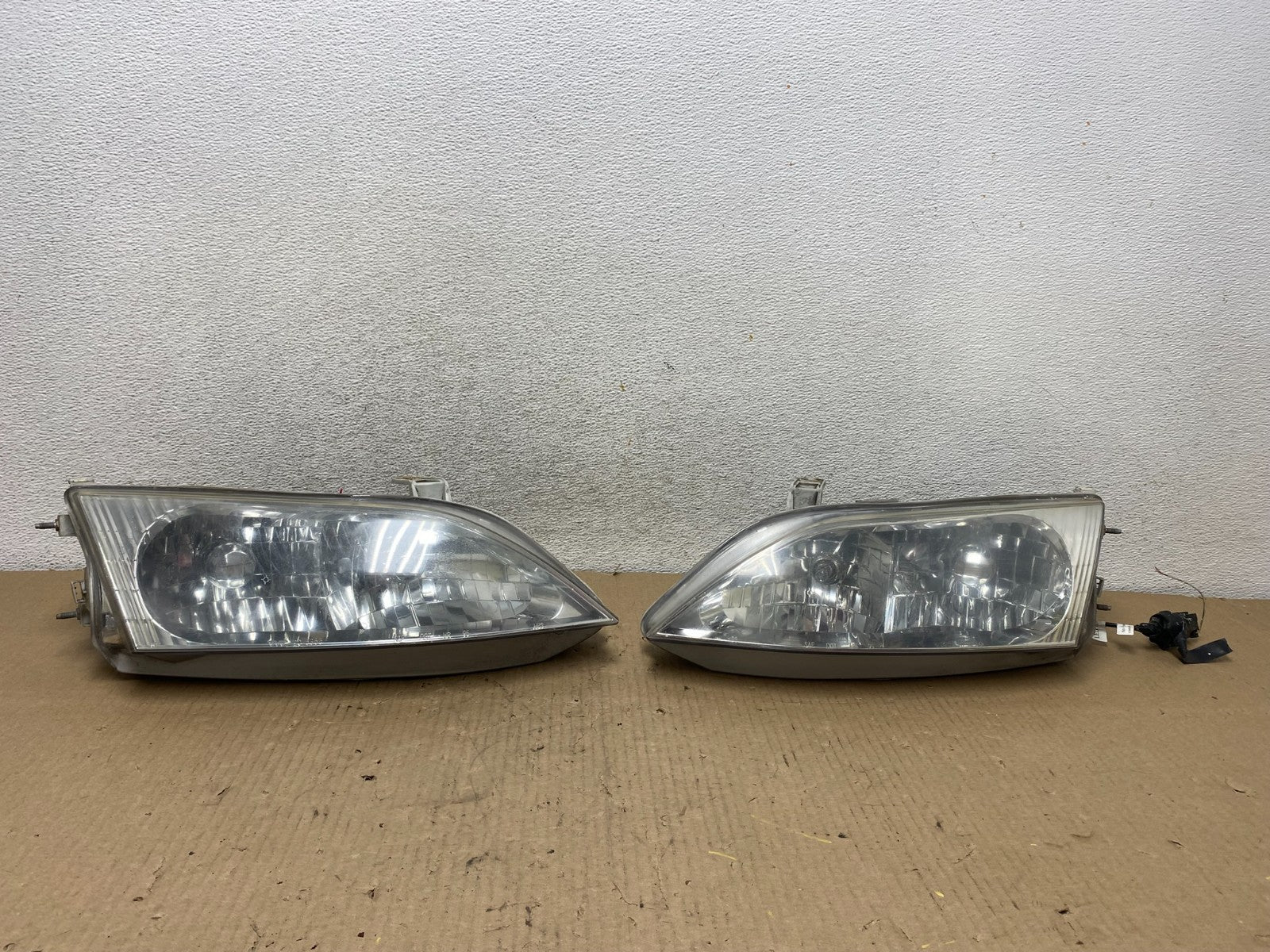 1997-2001 Lexus Es300 Left+Right Headlights Halogen AG8006 DW0