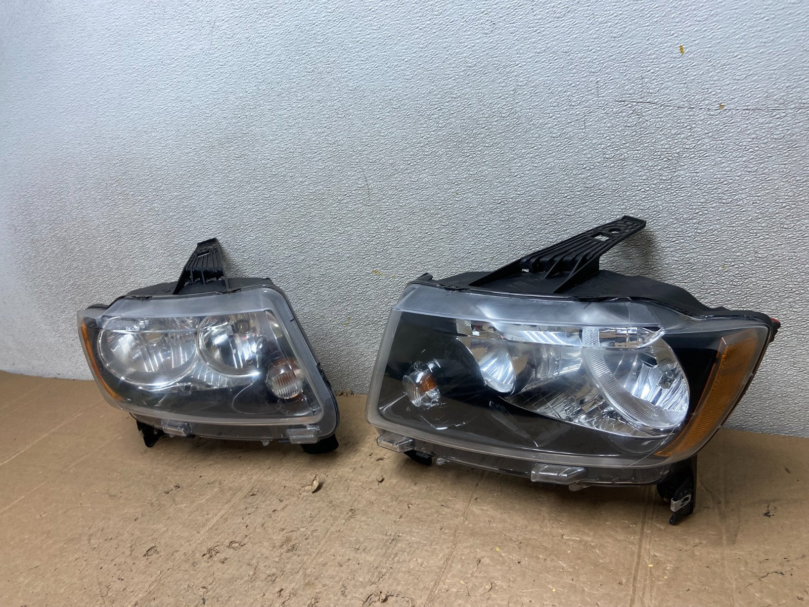 2011-2013 Jeep Grand Cherokee Left+Right Halogen Headlights DEPO AA5071 DW1