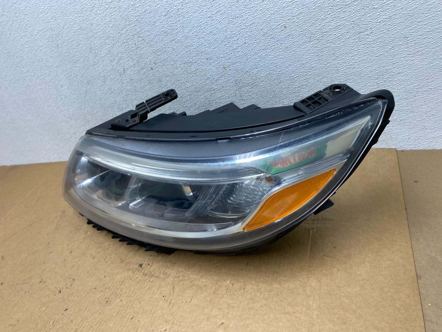 2014 to 2015 Kia Sorento Left Driver LH Side Headlight Halogen AE3283 DW1