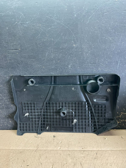 2004 to 2006 Mazda 3 DOHC 16 VALVE Engine Shield Top Cover Oem z8514 DG5