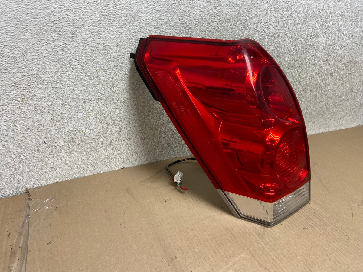 2004 to 2009 Nissan Quest Left Driver Lh Side Tail Light AH6699 LK1