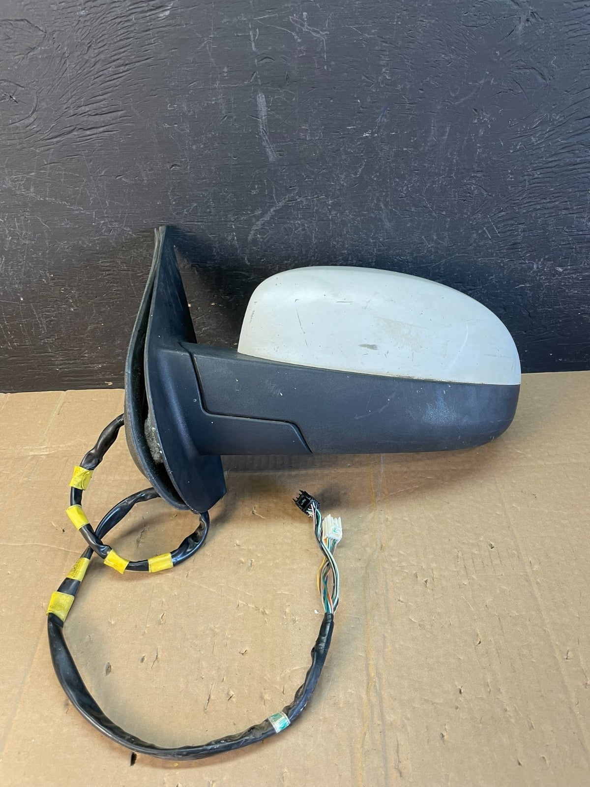 2007-2014 Chevrolet Avalanche Left Driver LH View Door Mirror AC9821 DW0
