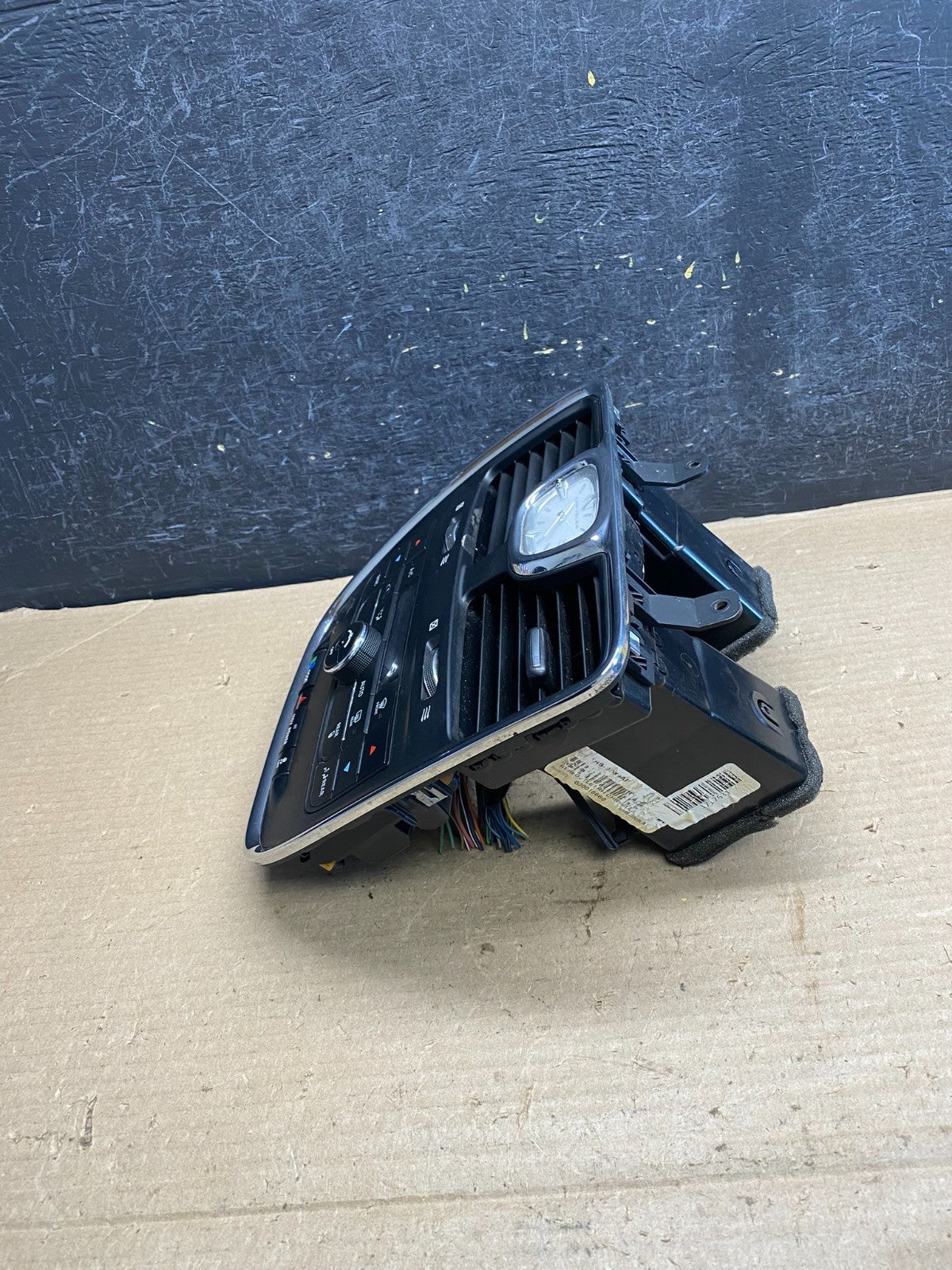 2011-2016 Chrysler Town Country Climate Control Panel Center Dash Trim ah3847 DG2