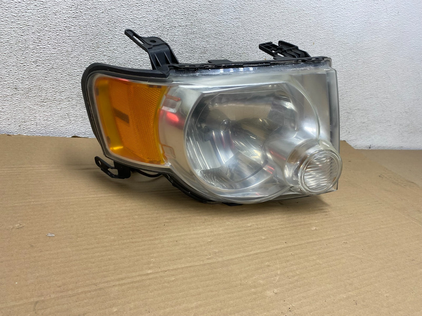 2008 to 2012 Ford Escape Headlight Right Passenger RH Side Halogen AG8843 DW1
