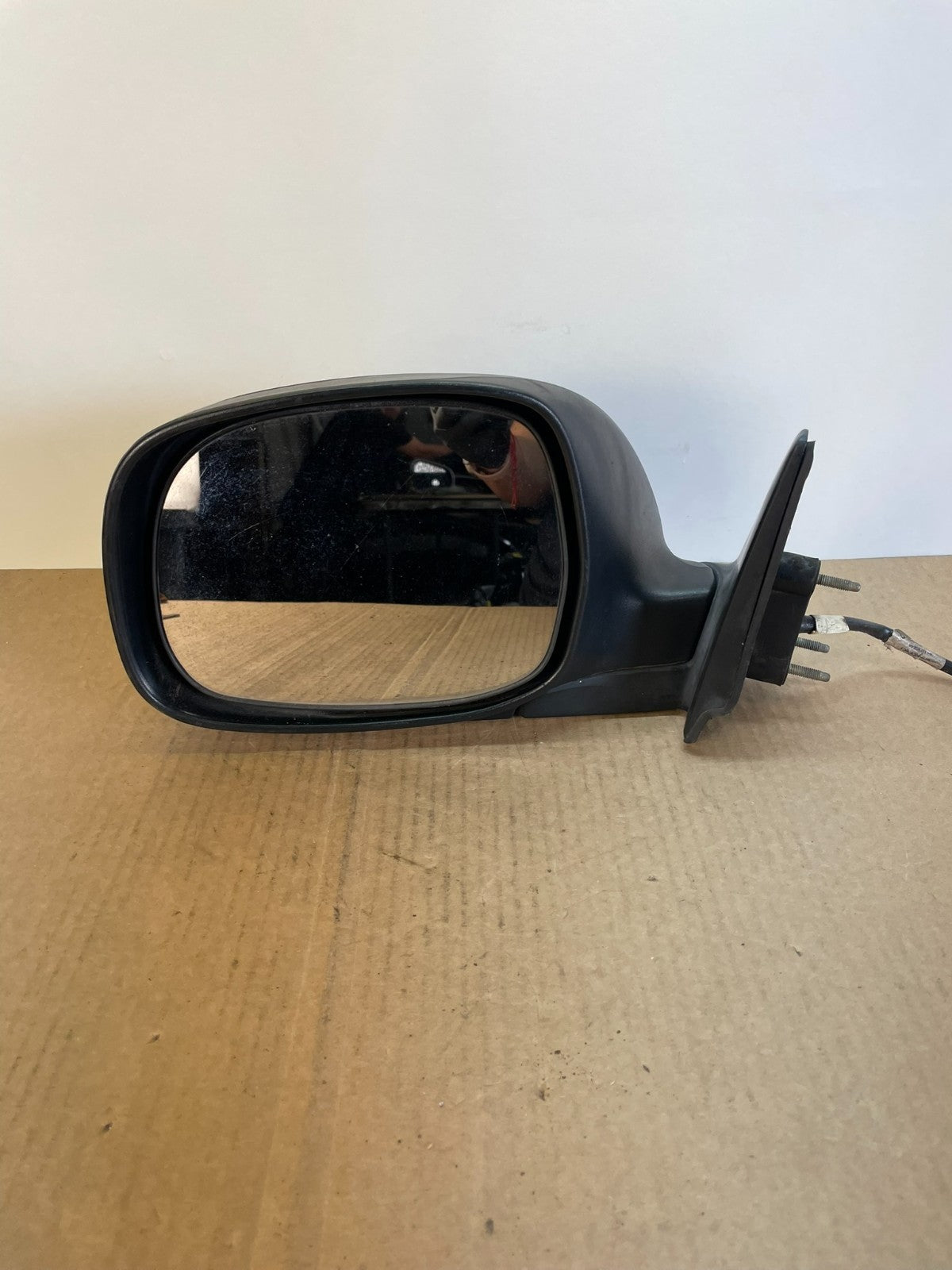 2000 to 2006 Toyota Tundra Left Driver LH Side Door View Mirror AF5488 DW10