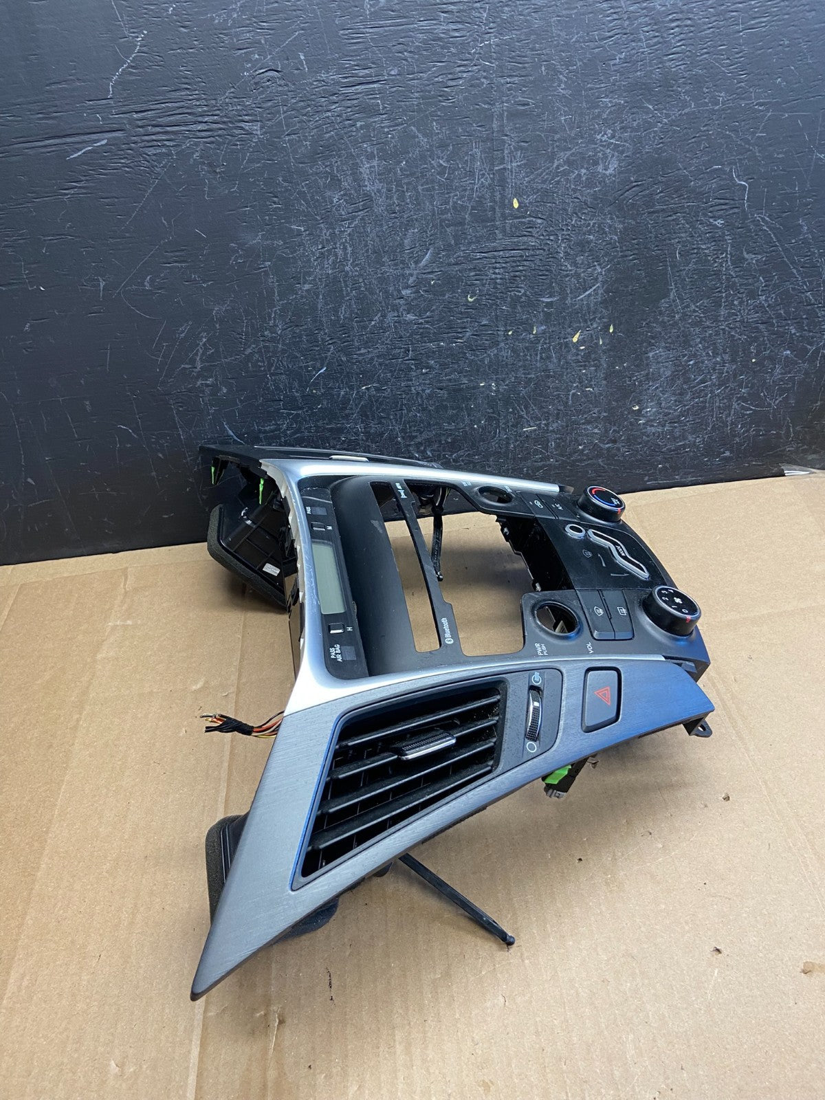 2011 - 2014 Hyundai Sonata Center Radio Climate Control Air Vent Bezel AC9080 DG1