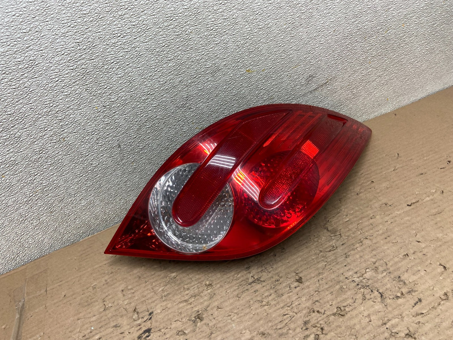 2006 to 2010 Mercedes W251 R-Class Left Driver LH Side Tail Light AA9771 LK2
