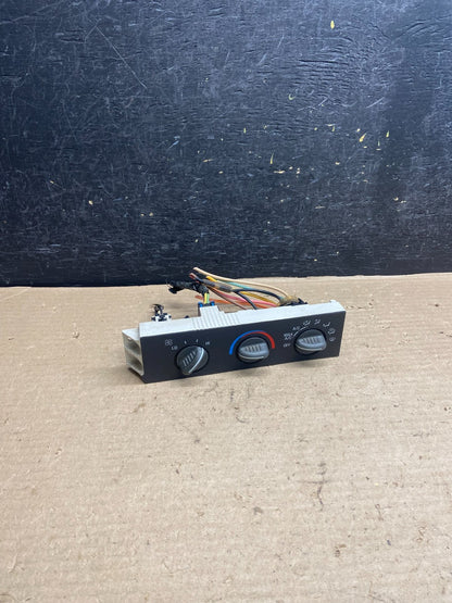 2001 - 2007 GMC Chevrolet Express 1500 Climate Control A/C ah5395 DG0