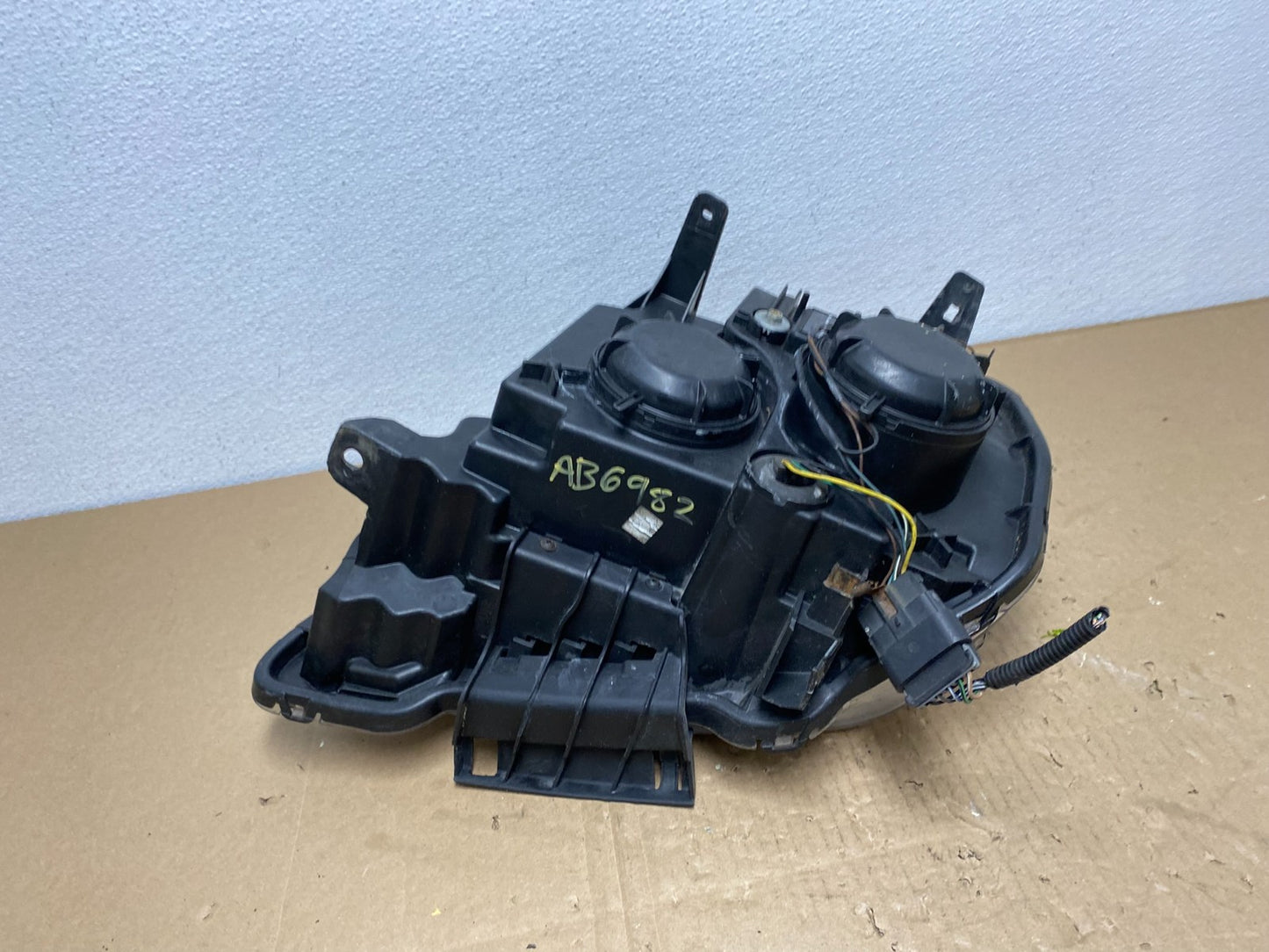 2010 to 2015 GMC Terrain Halogen Passenger Right Rh Side Headlight Oem AB6982 DW8