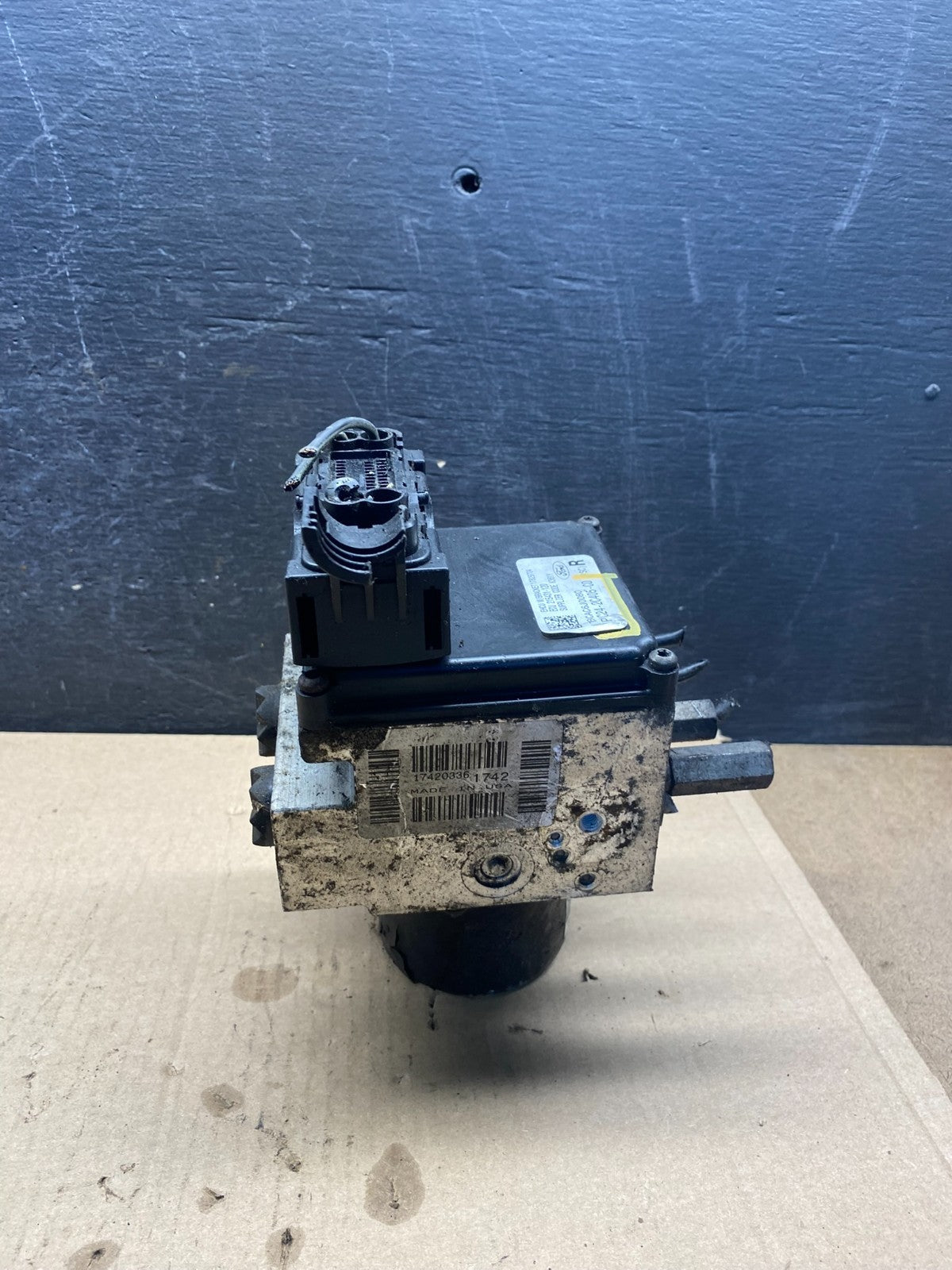 2011 - 2014 Ford E250 E350 Van ABS Anti Lock Brake Pump Module AH3206 DG4