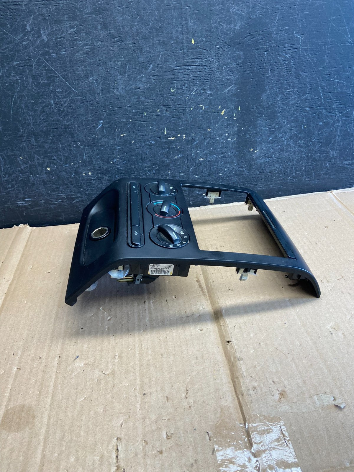 2004 to 2008 Ford F150 Radio Climate Dash Bezel Surround Black AH5575 DW2