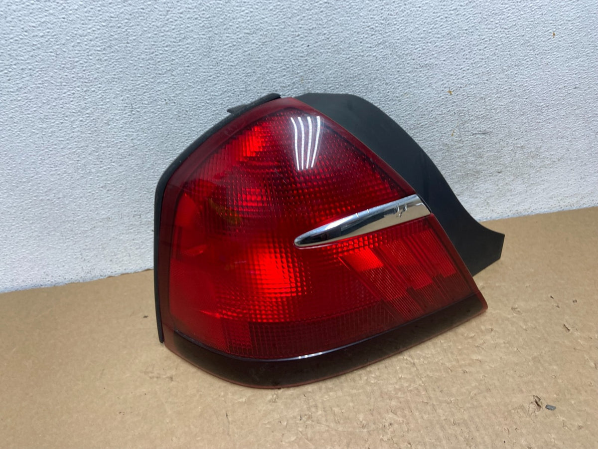1998 - 2002 Mercury Grand Marquis Left Driver Lh Side Tail Light AF7947 GD0