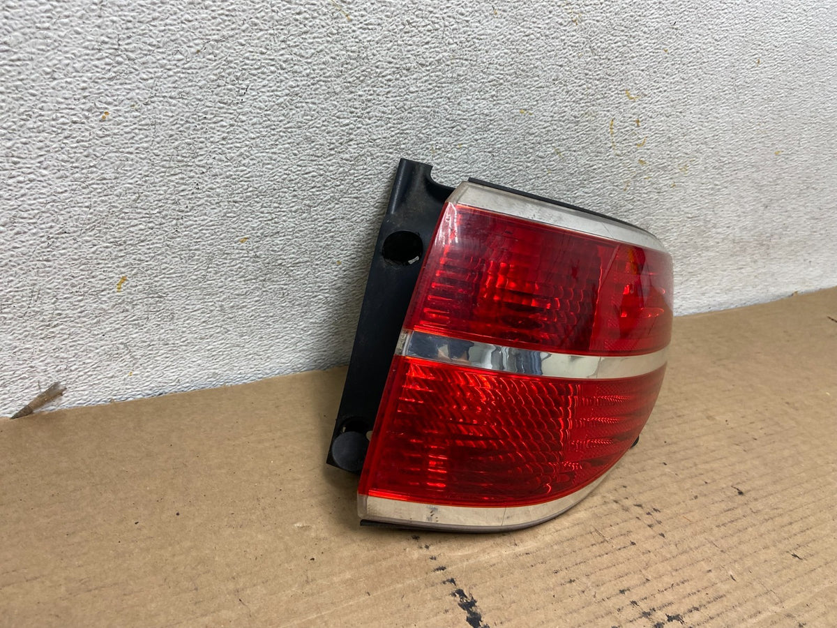 2007 to 2010 Saturn Outlook Right Passenger RH Tail Light AH4067 DW1
