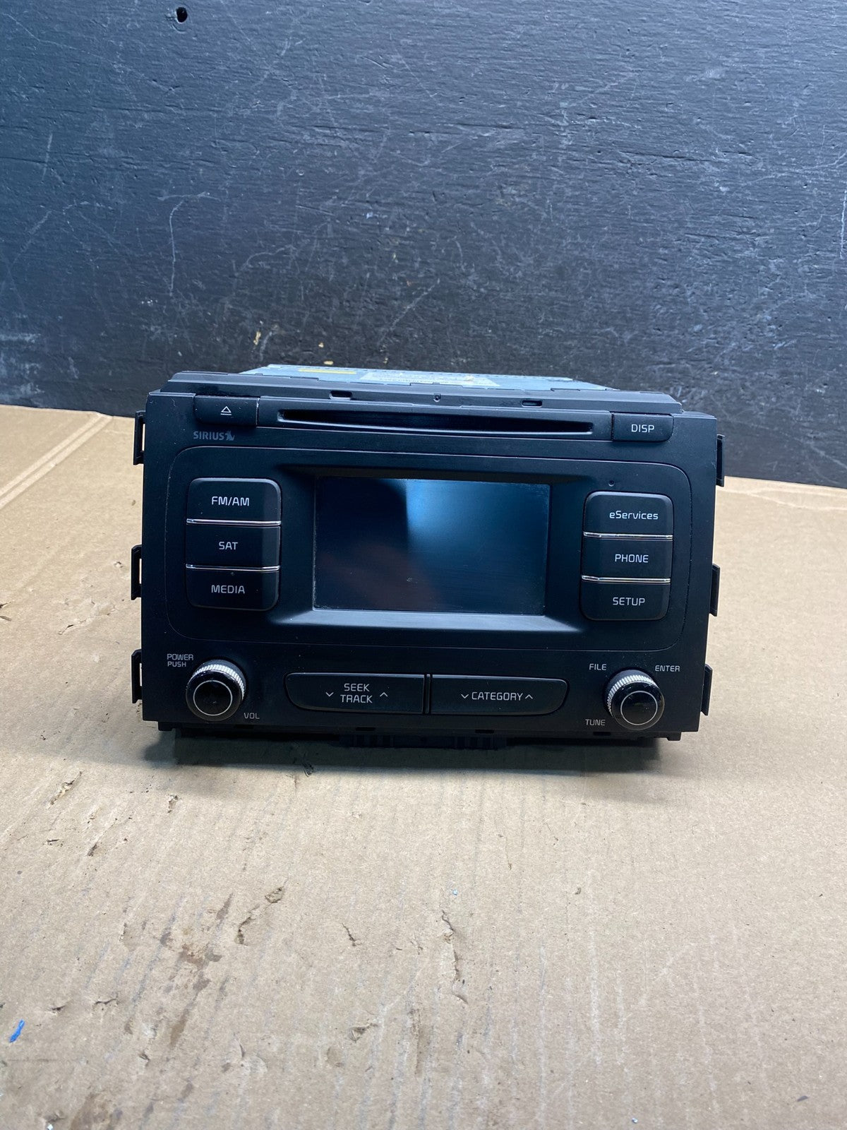 2015 to 2016 Kia Sedona Radio Stereo Receiver AM FM CD Player AE7928 DG0