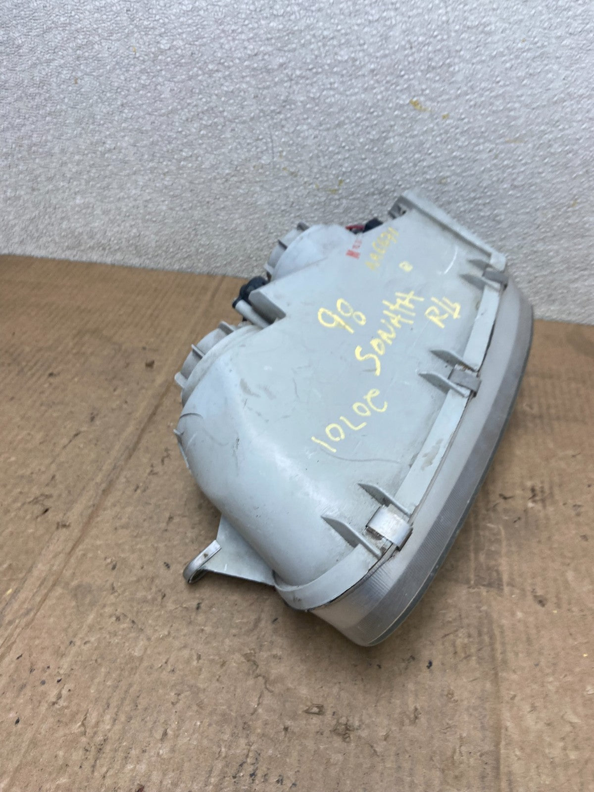 1997 to 1998 Hyundai Sonata Right Passenger Side Headlight Halogen Oem AA6671 DG8