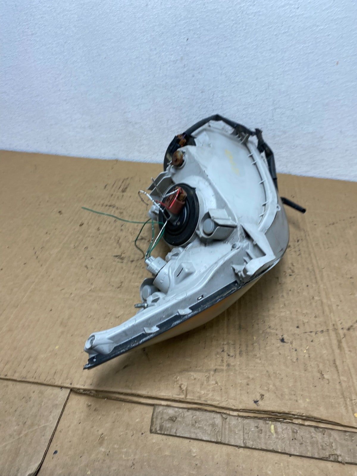 2002 2003 2004 Toyota Camry Left Driver Lh Side Halogen Headlight AC8169 DW7
