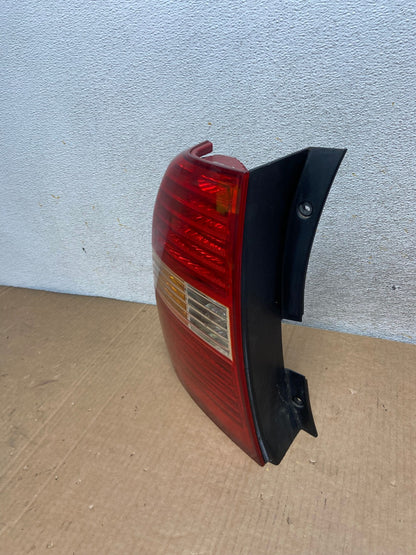 2005 to 2008 Kia Sportage Left Driver Side LH Side Tail Light AI8390 LK1