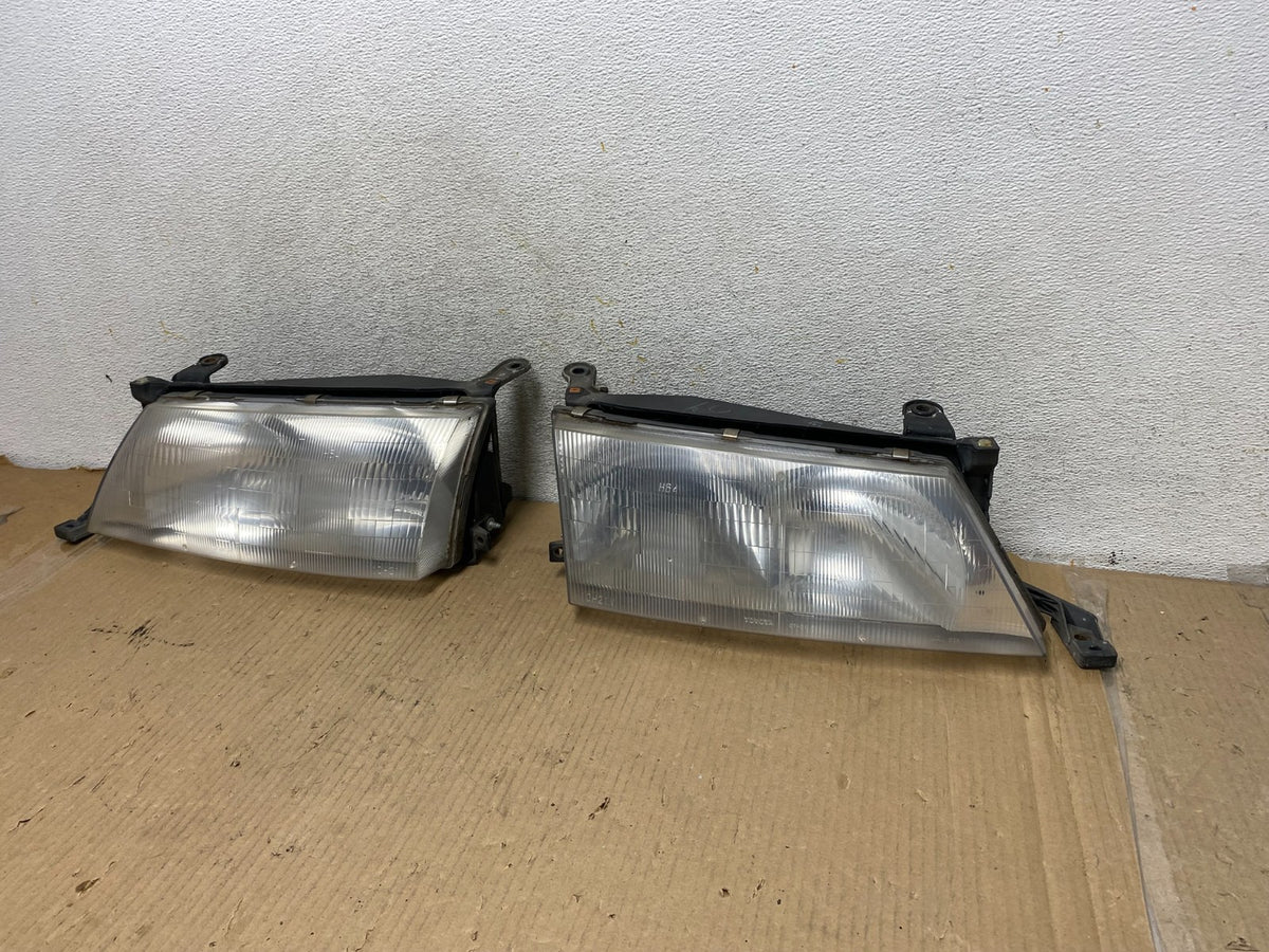 1995-1997 Toyota Avalon Left+Right Side Headlights AH3081 DW2