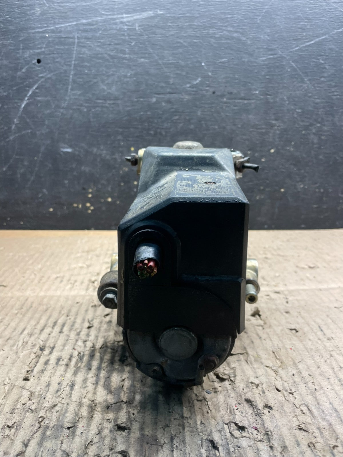 1986 - 1991 Mercedes 300SEL 300SE ABS Anti Lock Brake Pump Module U9126 DG2