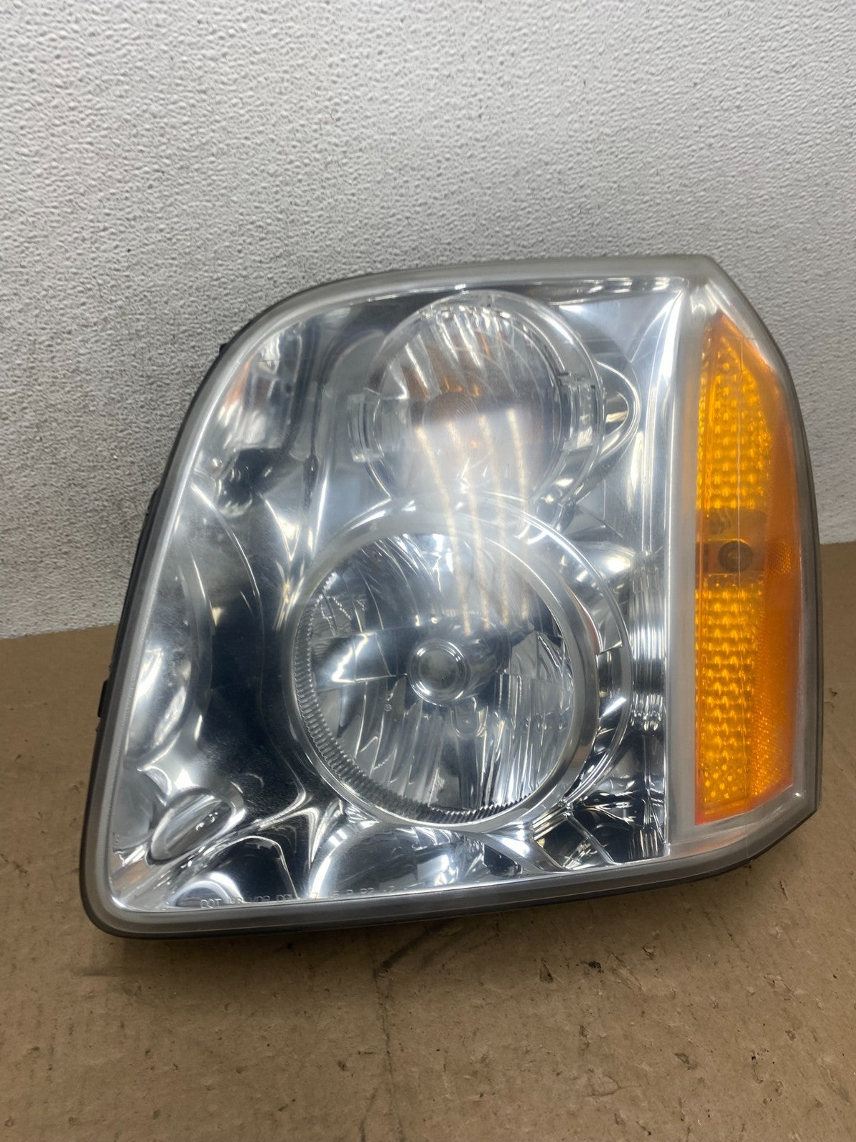 2007-2014 GMC Yukon Halogen Headlight Left Driver LH Side AG4894 DW0