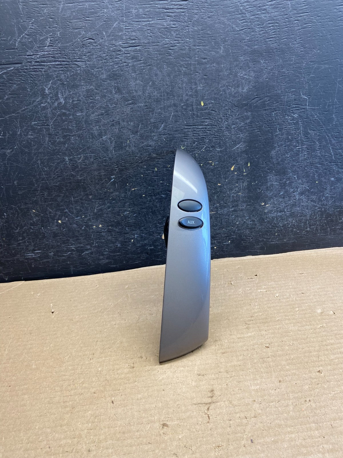 2004 to 2010 Toyota Sienna Switch Key Light Indicator Bezel Trim ah3479 DG0